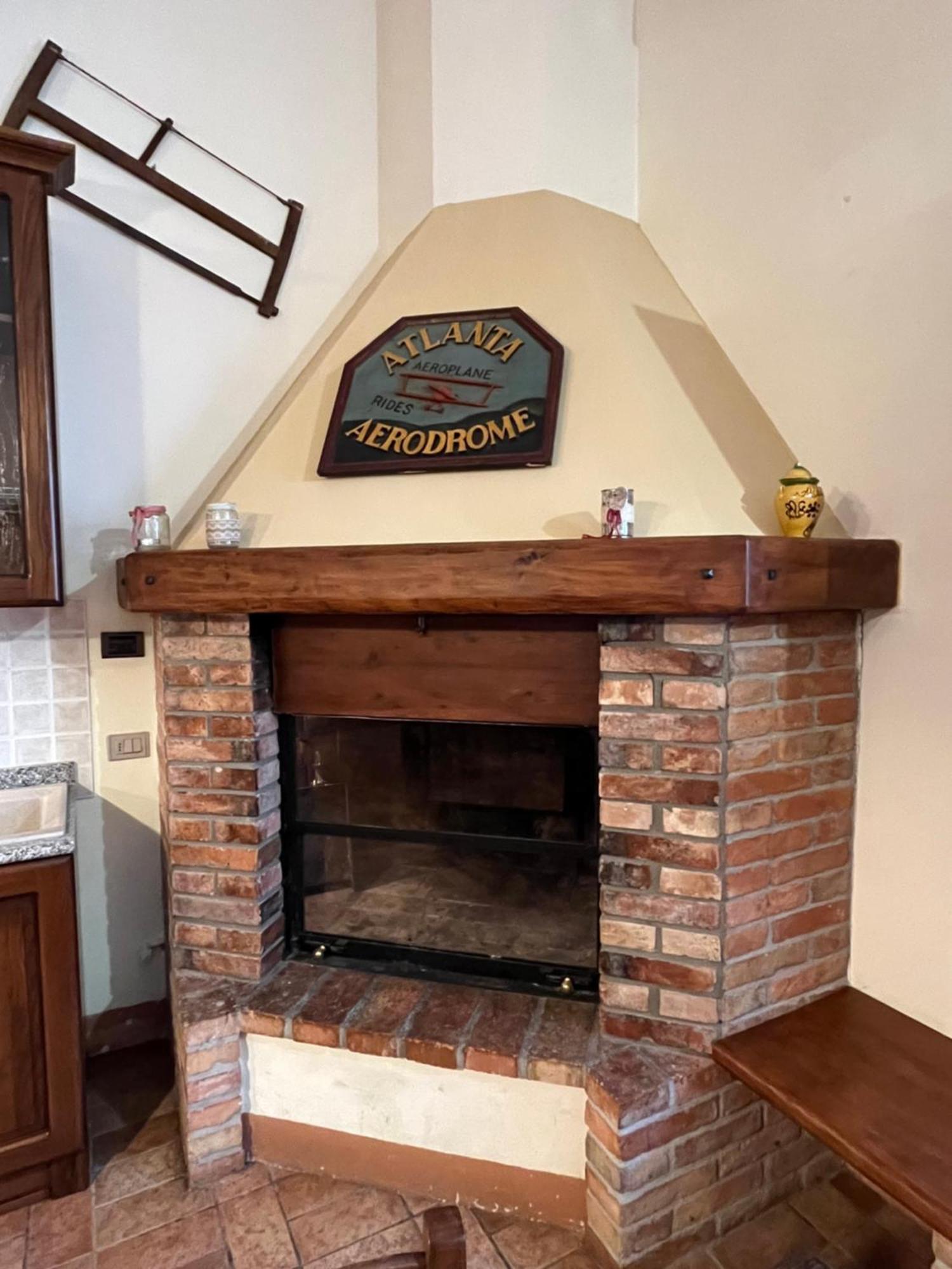 Agriturismo Podere Dell' Olmo 阿米里亚 外观 照片