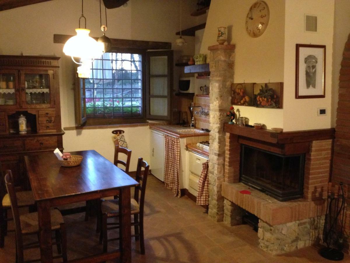 Agriturismo Podere Dell' Olmo 阿米里亚 外观 照片